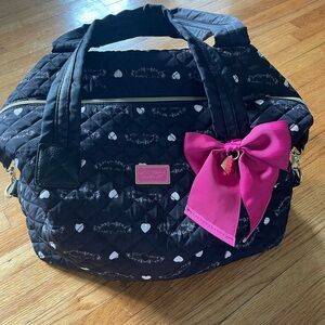 Betsey Johnson Quilted Tote/Weekender Bag With Gold Hardware & Hot Pink Bow. New